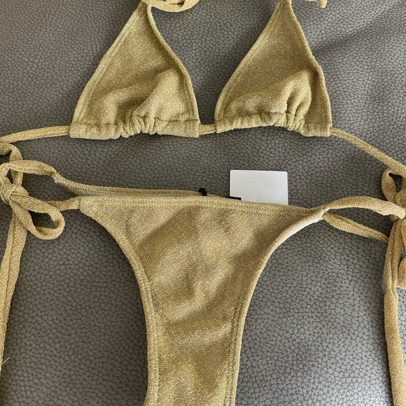 Gold Bikini - Picture 3 of 4